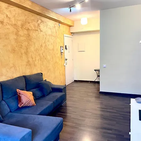 Apartamento Barcelona דירה *